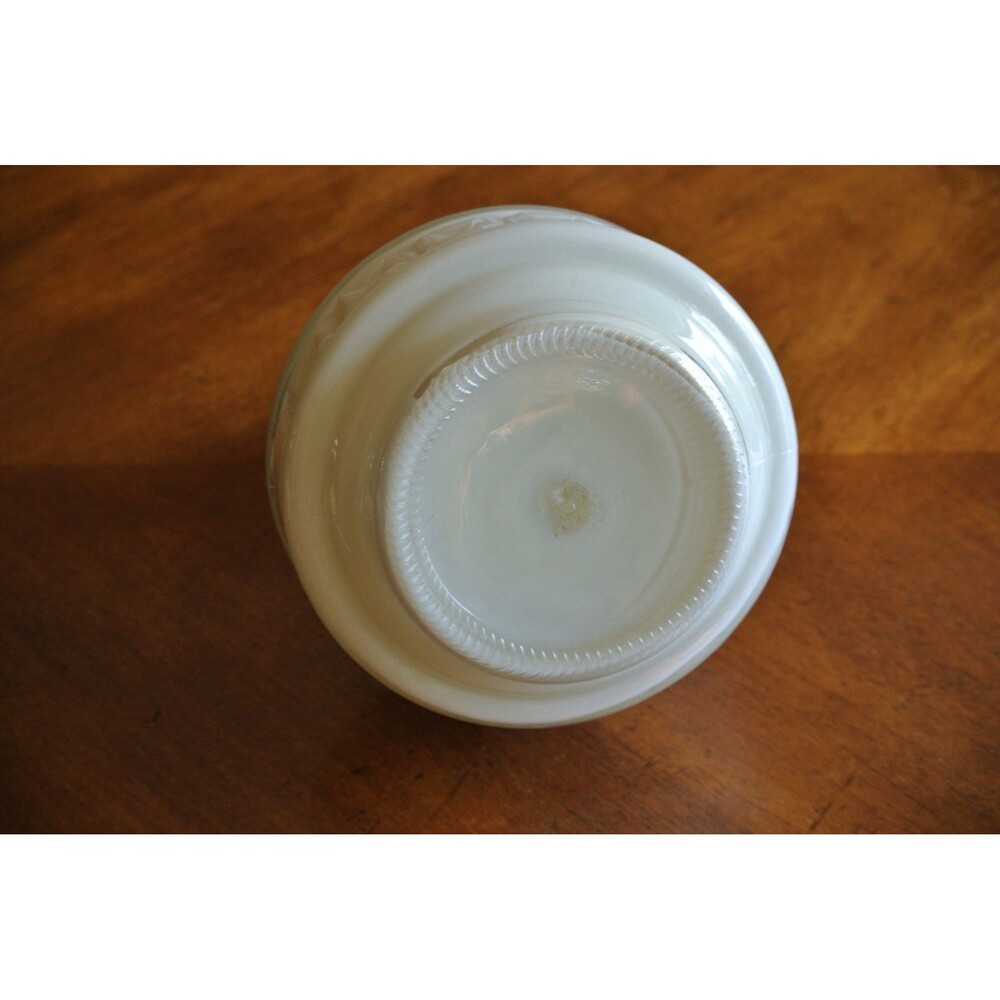 Lamp Light Farms Oil Hurricane Traditional Cream Base 5.75"Diameter Used Wick - Picture 7 of 11